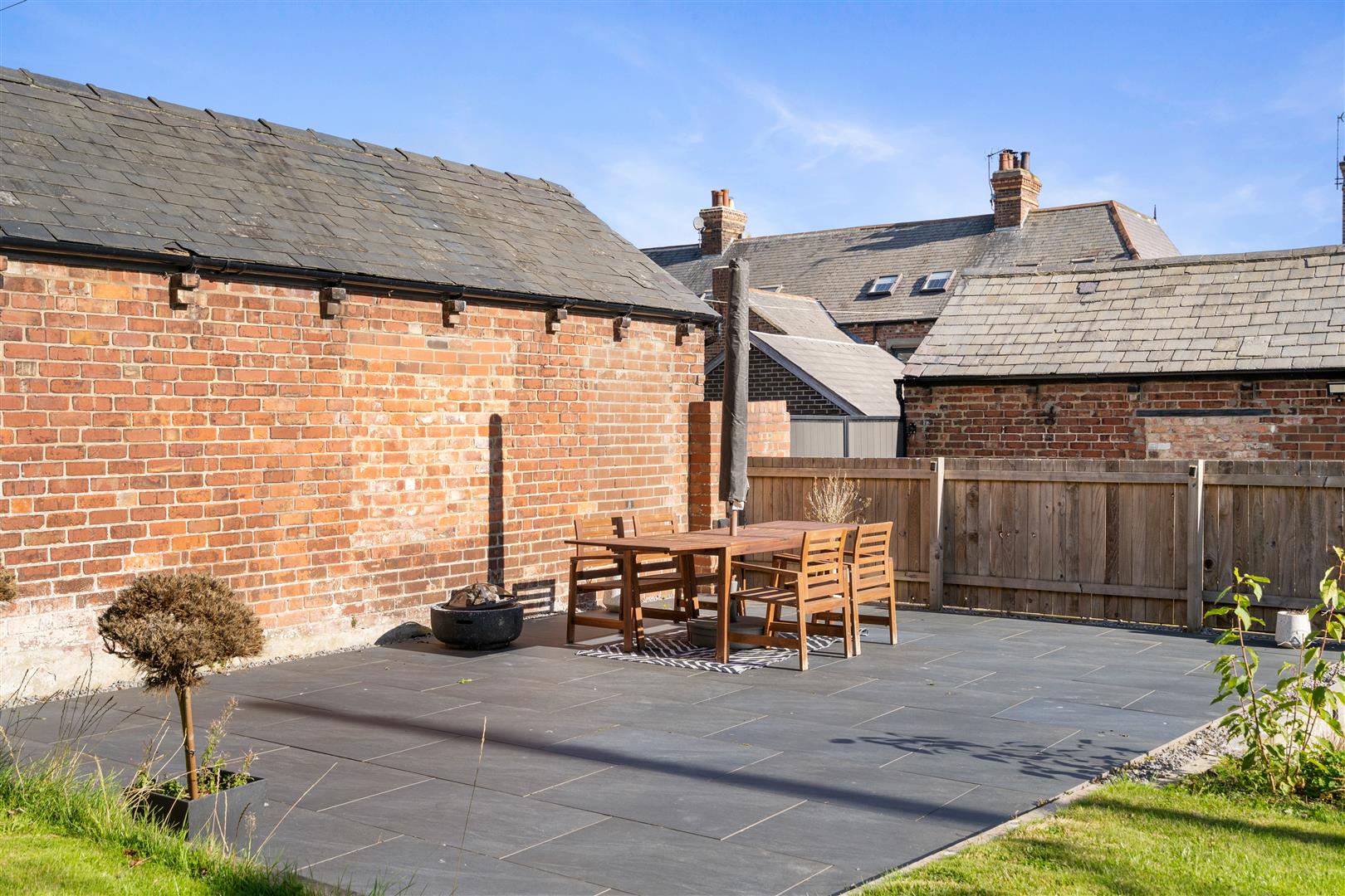 South/West Facing Garden